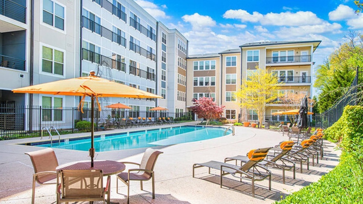Chillum Apartment | Landing | Incredible 1BD, Pool, Gym