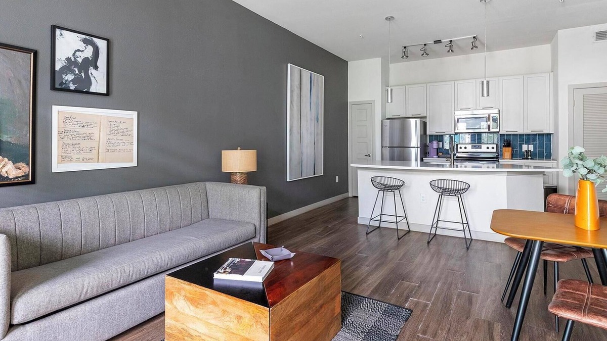 Downtown San Antonio Apartment | Landing | Incredible 1BD, Gym, Pool