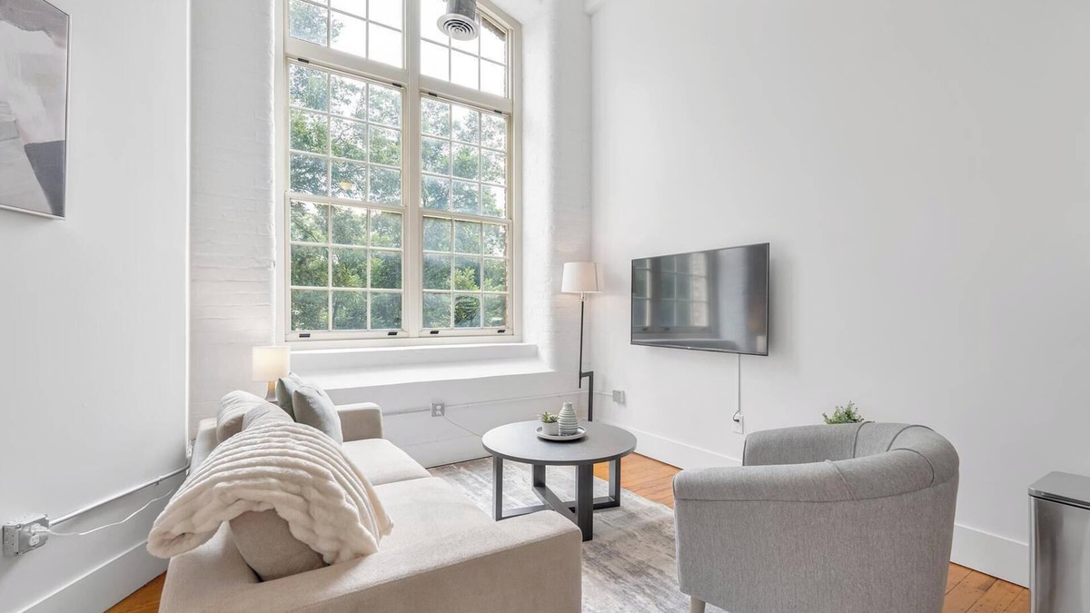 Greenville Apartment | Landing | Modern 1BD, Gym, Yoga Studio