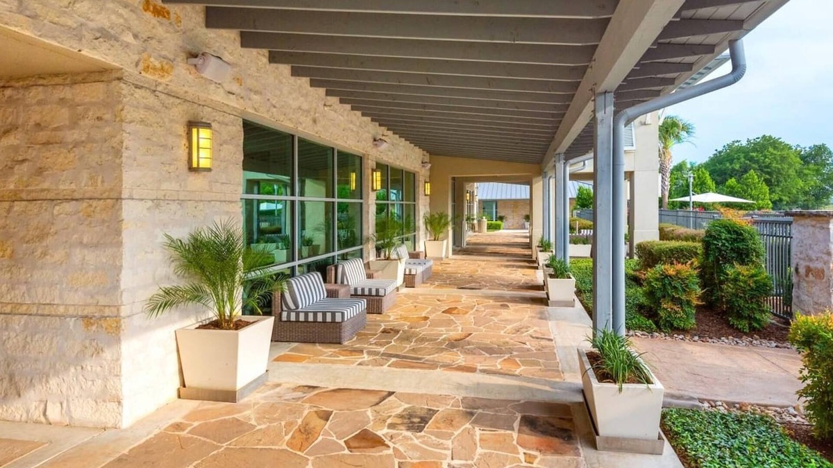 Buda Apartment | Landing | Modern 1BD, Pool, Yoga Studio