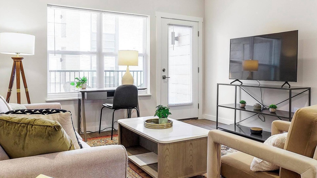 Cartersburg Apartment | Landing | Modern 1BD, Courtyard, Gym