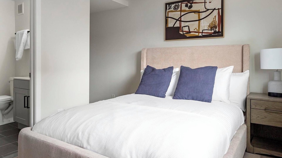 Spruce Hill Apartment | Landing | Modern 2BD, Clubhouse, Gym