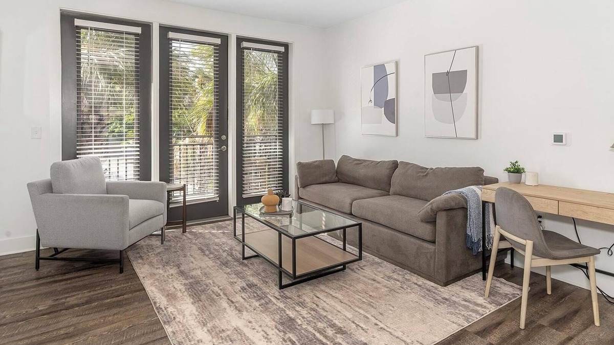 San Marco Apartment | Landing | Spectacular 2BD, Gym, Pool