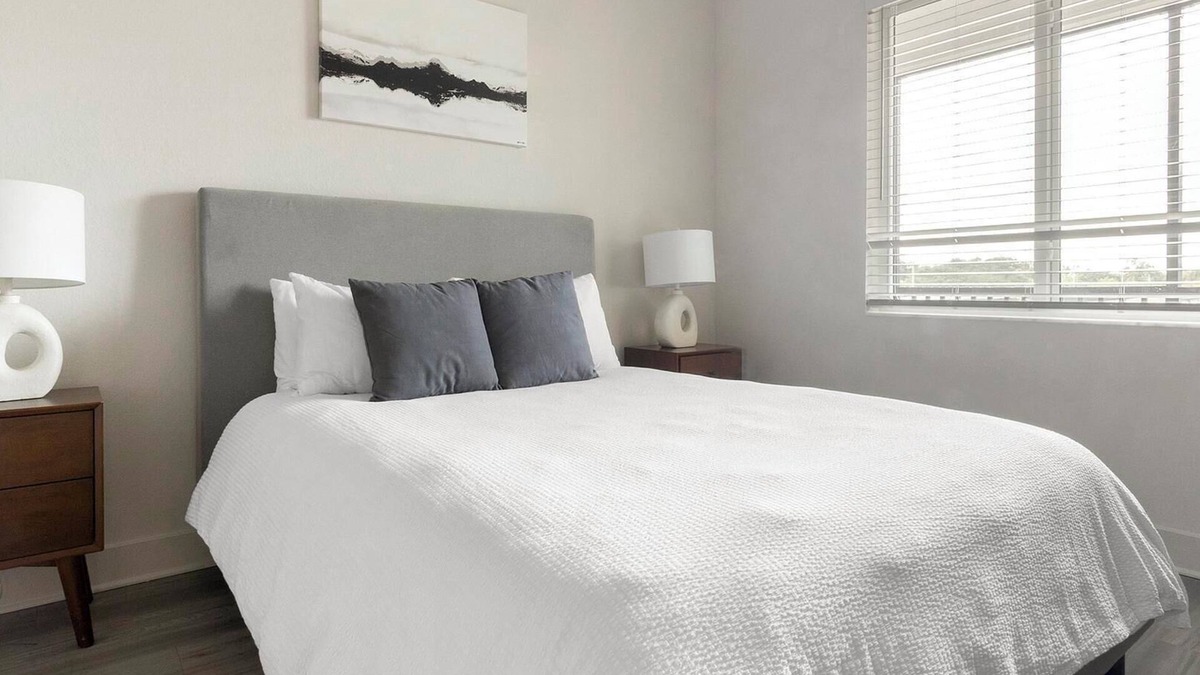 Palmetto Apartment | Landing | Spectacular 1BD, Gym, Clubhouse