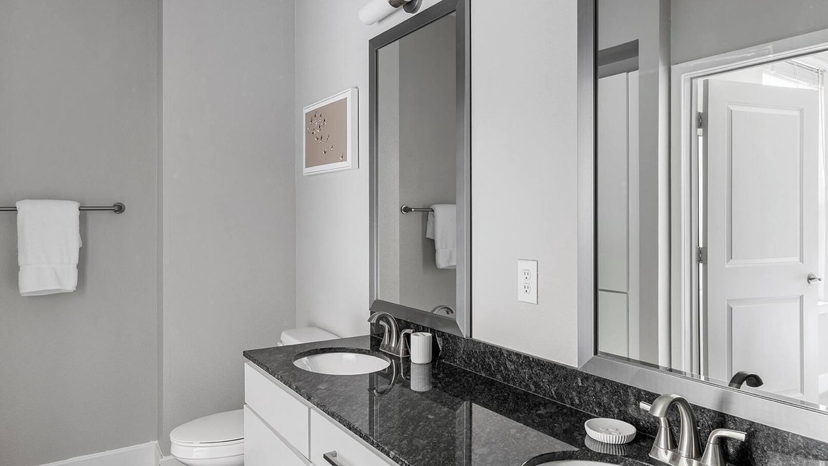 Allen Apartment | Landing | Spectacular 1BD, Clubhouse, Yoga Studio