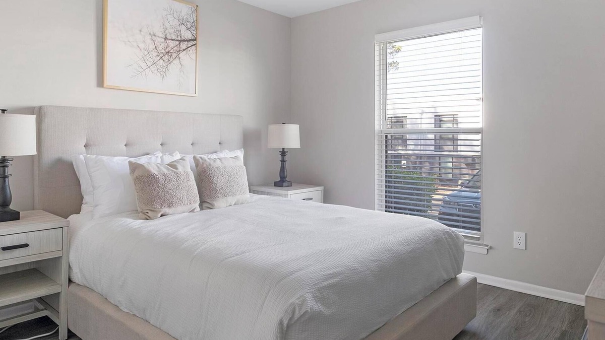 Homewood Apartment | Landing | Spectacular 2BD, Clubhouse, Pool
