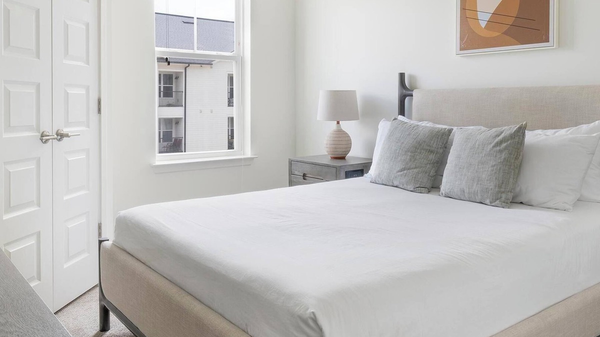 Mableton Apartment | Landing | Spectacular 2BD, Rooftop Lounge