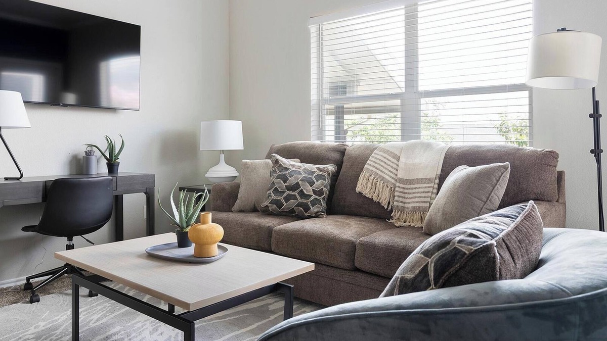 Pipers Meadow Apartment | Landing | Spectacular 1BD, Clubhouse, Gym