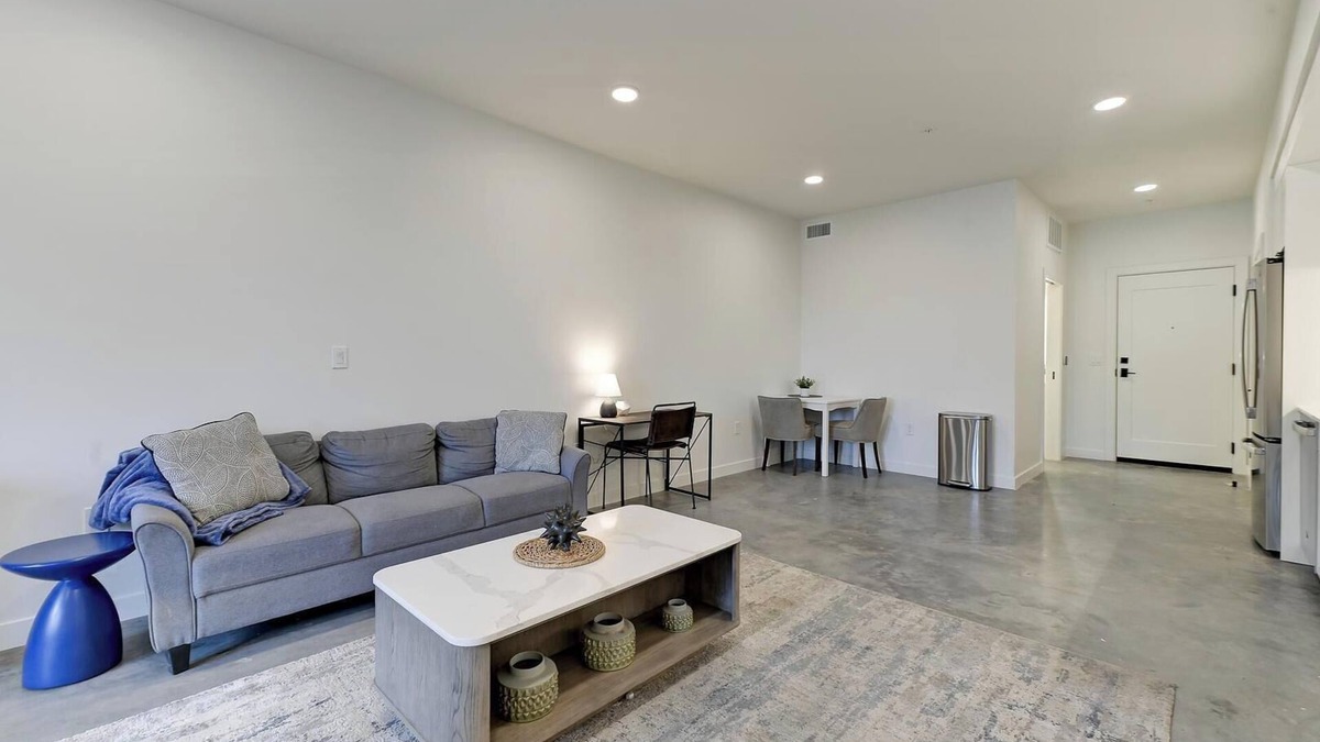 Sugar House Apartment | Landing | Stunning Studio, Game Room, Gym