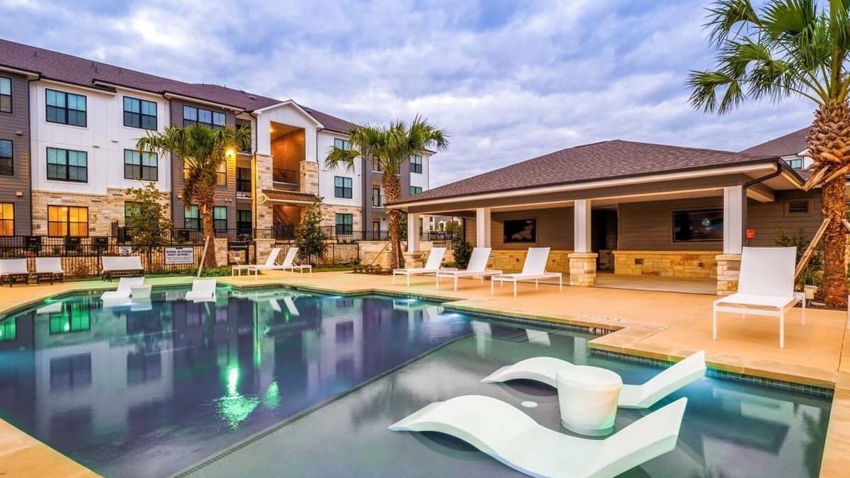 Pflugerville Apartment | Landing | Stunning 1BD, Courtyard, Pool
