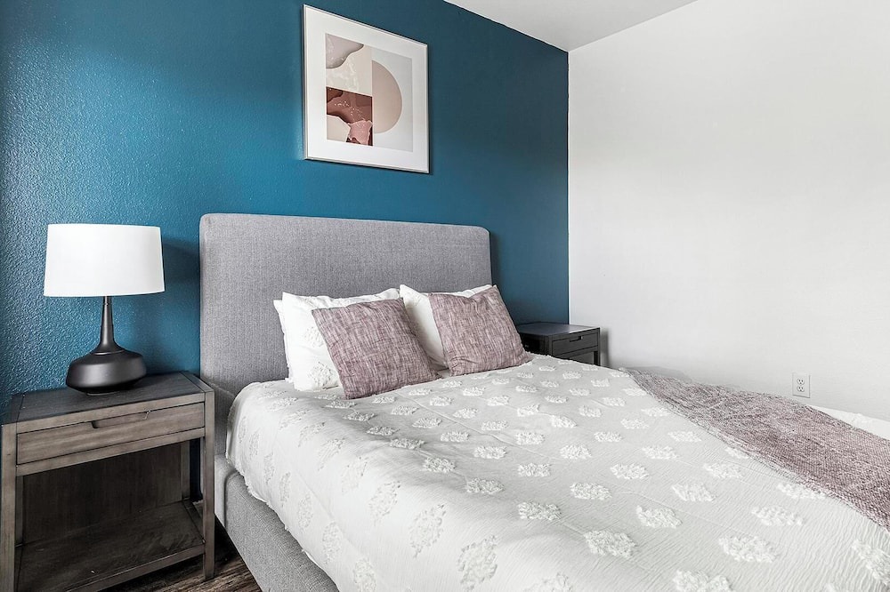 Stone Oak Apartment | Landing | Stunning 1BD, Gym