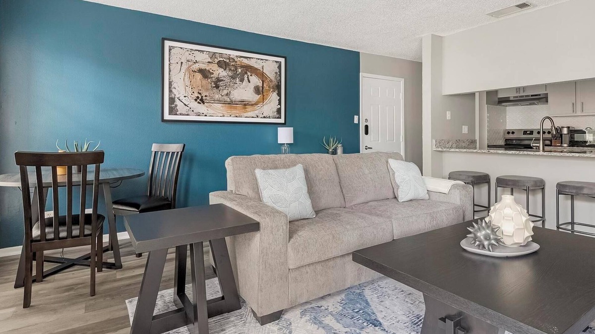Royal Ridge Apartment | Landing | Stunning 1BD, Pool, Clubhouse