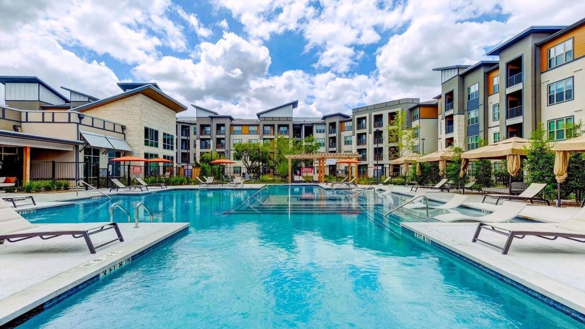Wetmore Apartment | Landing | Stunning 1BD, Gym, Pool