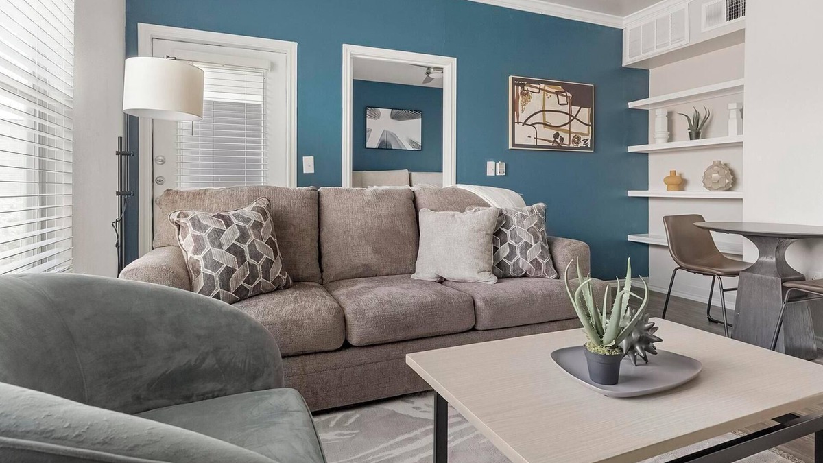 Pipers Meadow Apartment | Landing | Stunning 1BD, Gym, Pool