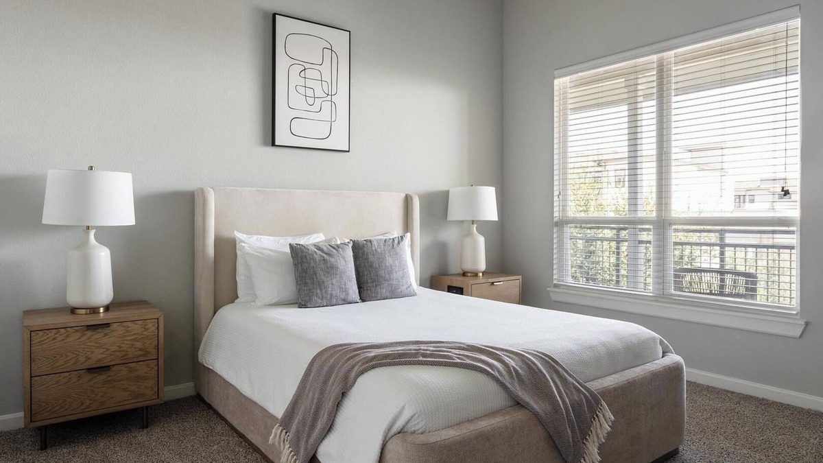 Buda Apartment | Landing | Stunning 1BD, Clubhouse, Gym