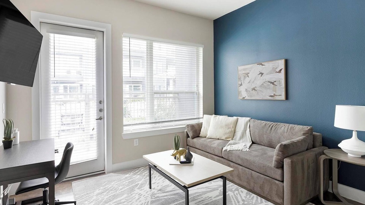 Old East Dallas Apartment | Landing | Stunning 1BD, Gym, Yoga Studio