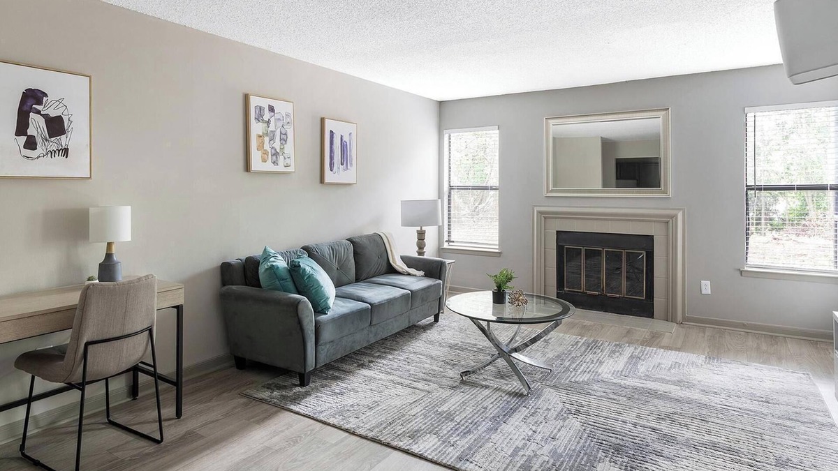 Huntsville Apartment | Landing | Stunning 1BD, Pool, Gym