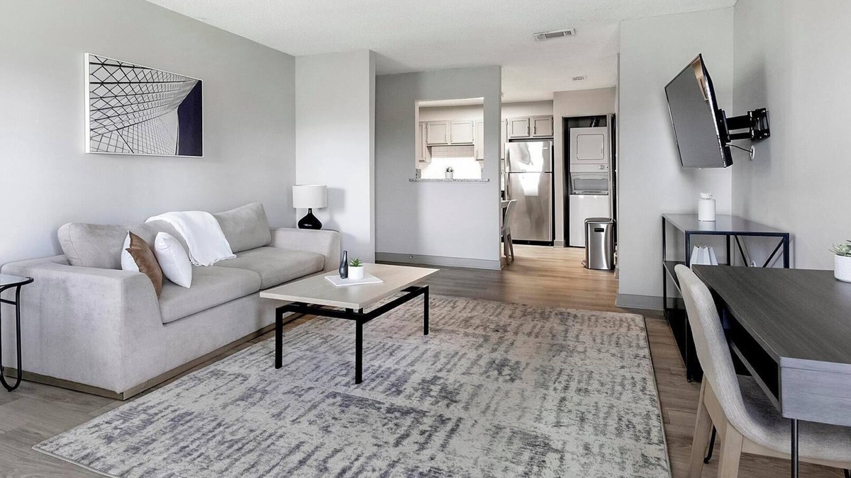 Huntsville Apartment | Landing | Stunning 1BD, Pool, Gym