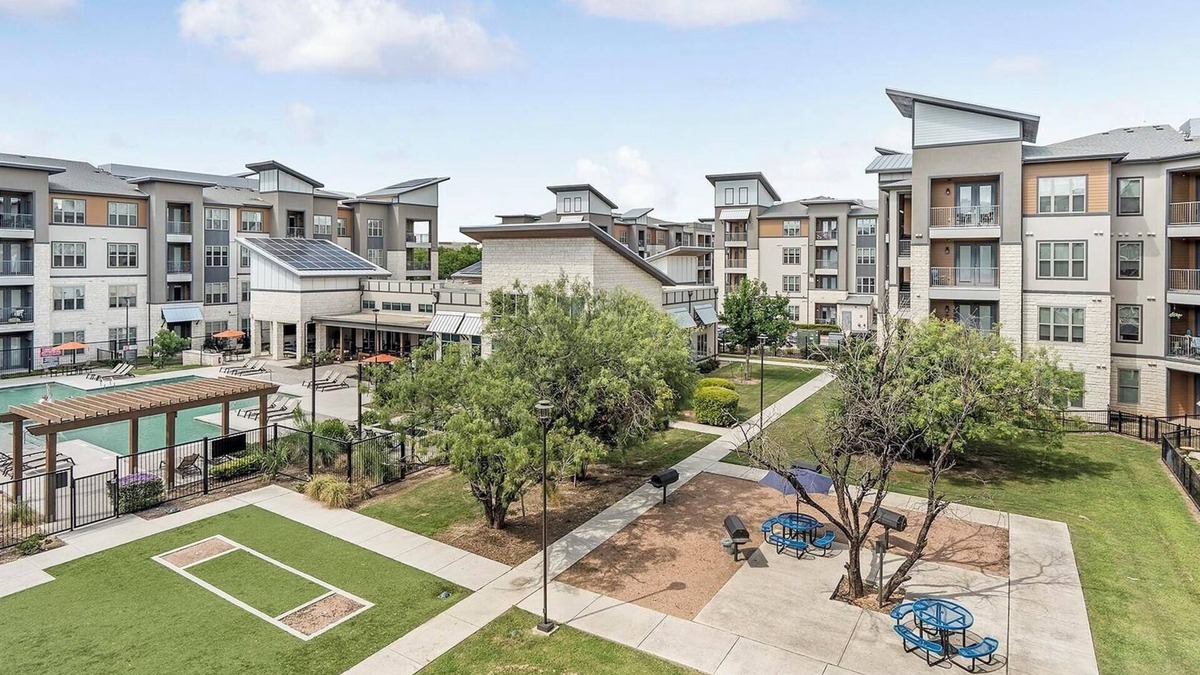 Wetmore Apartment | Landing | Stunning 2BD, Pool, Clubhouse