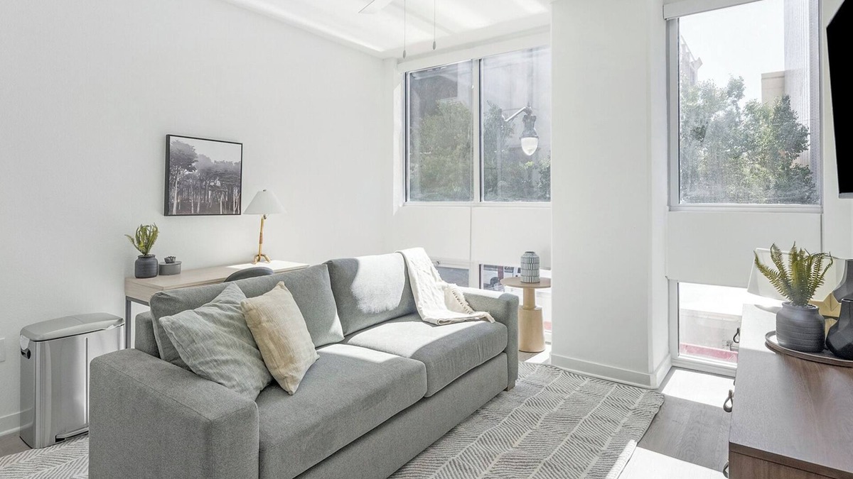 Five Points South Apartment | Landing | Stunning Studio, Yoga Studio