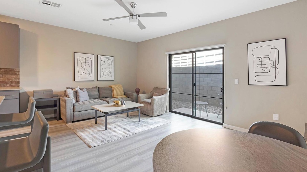 Warehouse District Apartment | Landing | Stylish 1BD, Game Room, Rooftop Lounge