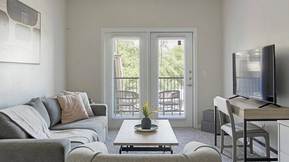 Sweetbriar Apartment | Landing | Stylish 1BD, Gym, Clubhouse