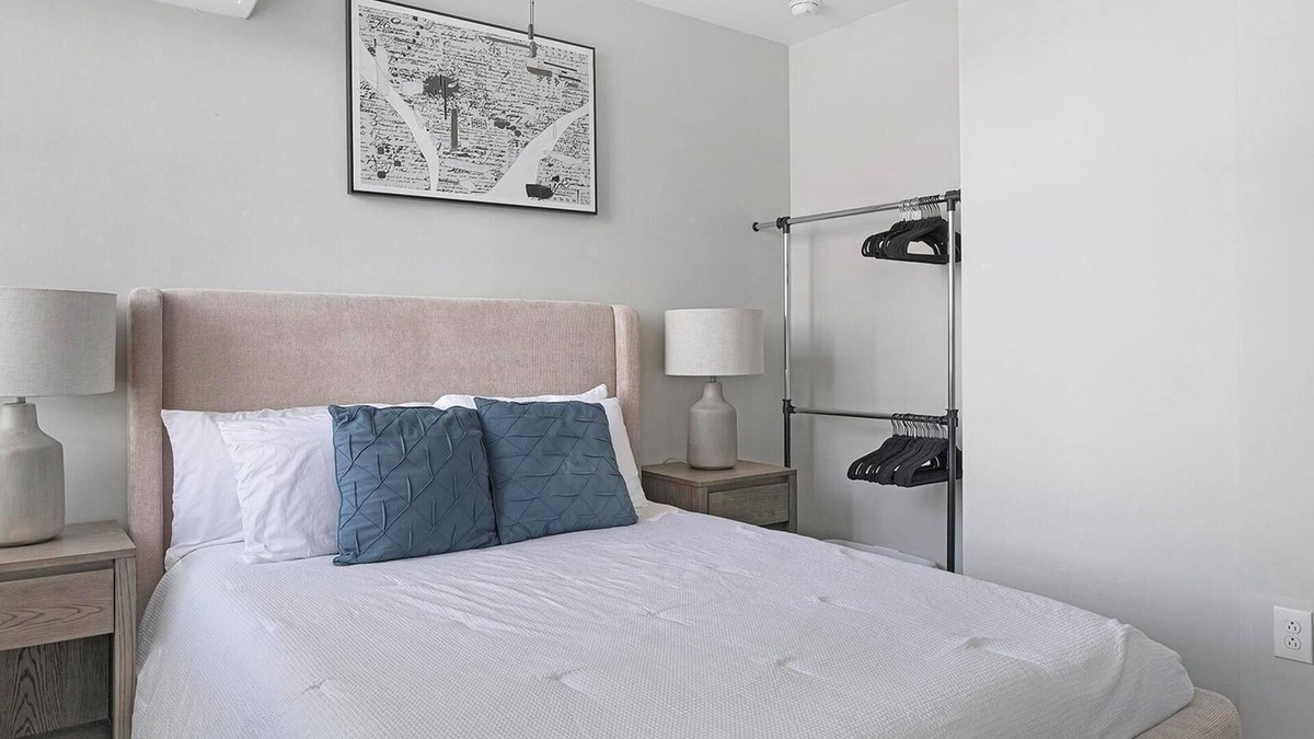 Central City Apartment | Landing | Stylish 1BD, Gym