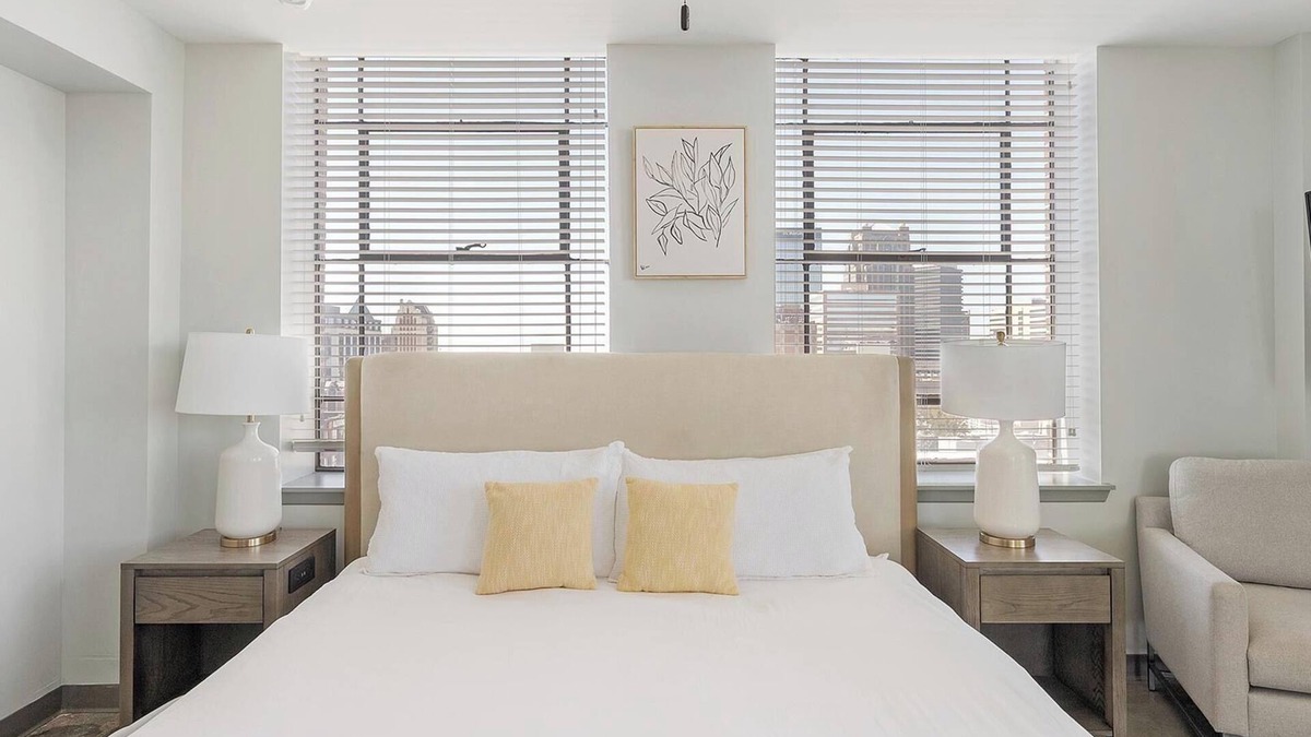 Central City Apartment | Landing | Stylish 1BD, Gym