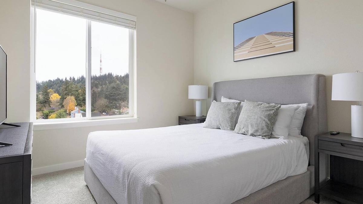 Homestead Apartment | Landing | Stylish 2BD, Gym