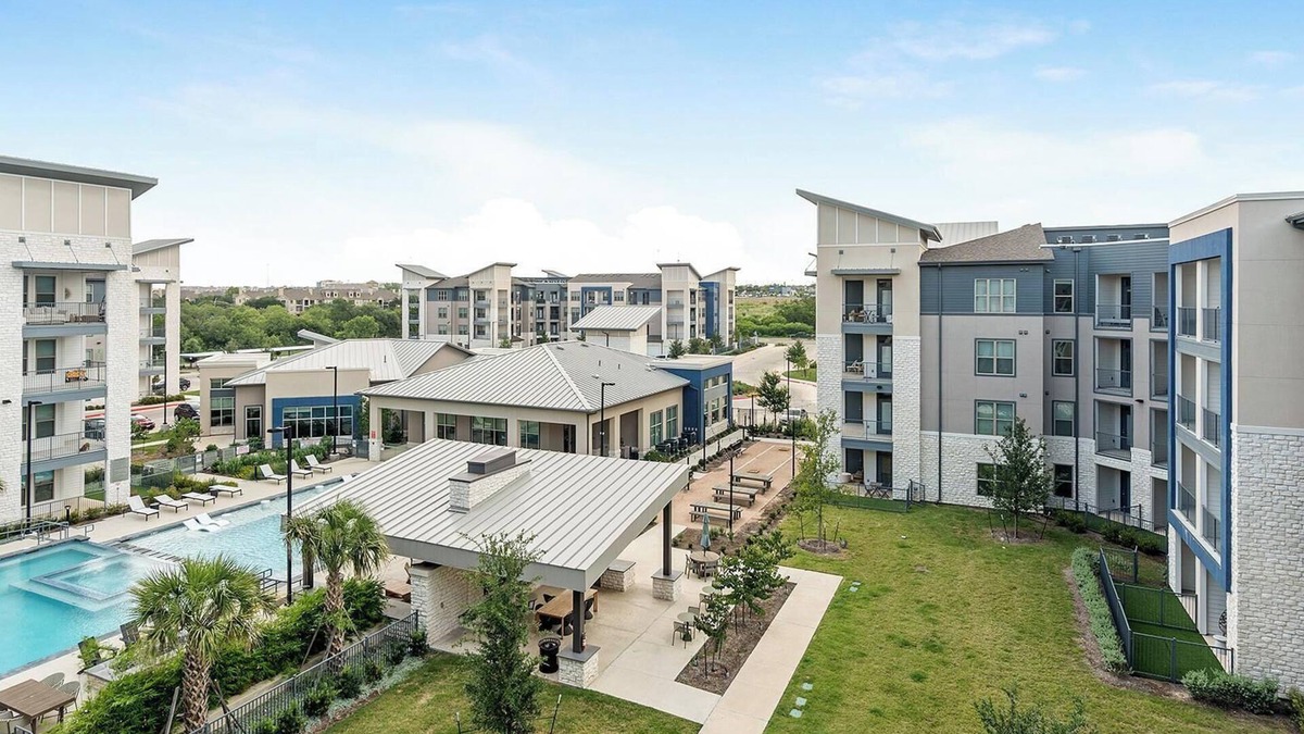 Wetmore Apartment | Landing | Stylish 2BD, Clubhouse, Gym