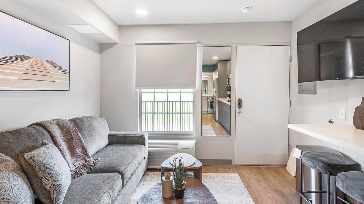 Hermitage Apartment | Landing | Stylish Studio in Downtown Hermitage