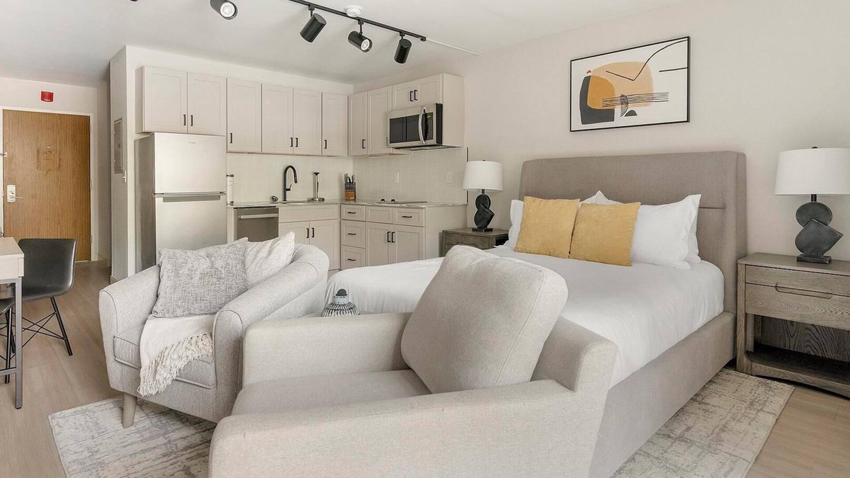 Northeast Raleigh Apartment | Landing | Stylish Studio, Pool, Gym