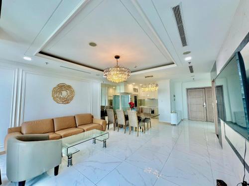 Hang Xanh Apartment | LANDMARK 81 Luxury 4 Bedrooms