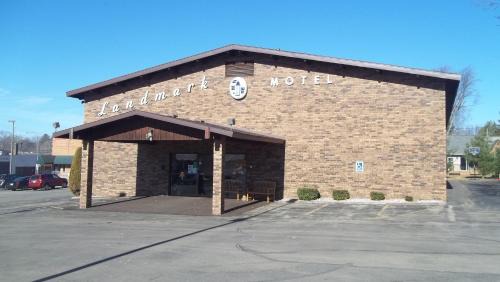 Clintonville Hotel | Landmark Motel