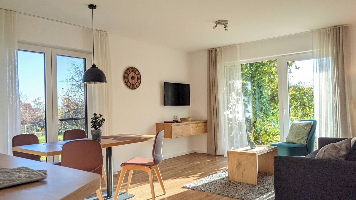 Bitzenhofen Apartment | Landsuite Heiligenberg, 67 sqm, 2 bedrooms, max. 4 persons