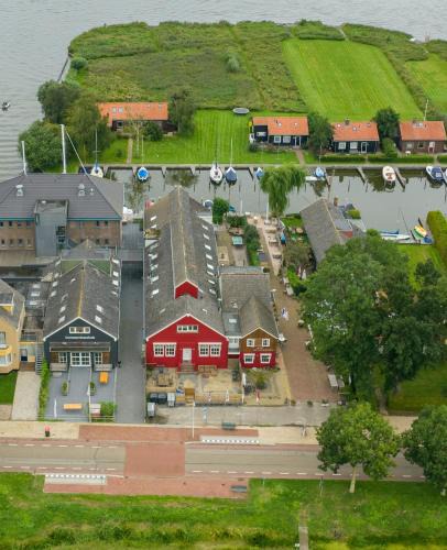 Elahuizen House | Landzicht Vakantiehuis aan de Fluessen