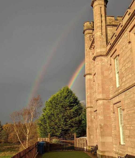 Inverkip Bed & Breakfast | Langhouse Castle Bed and Breakfast