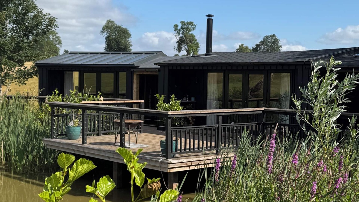 Derby Cabin | Langley Meadows Luxury Cabins