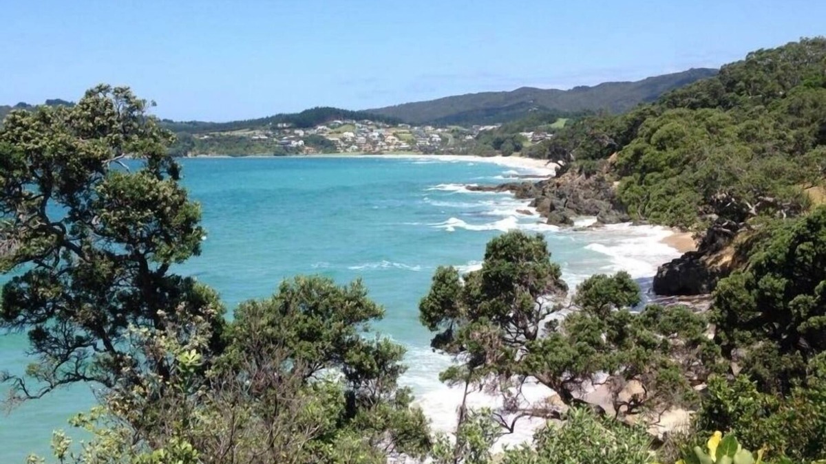 Langs Beach House | Langs Beachfront property