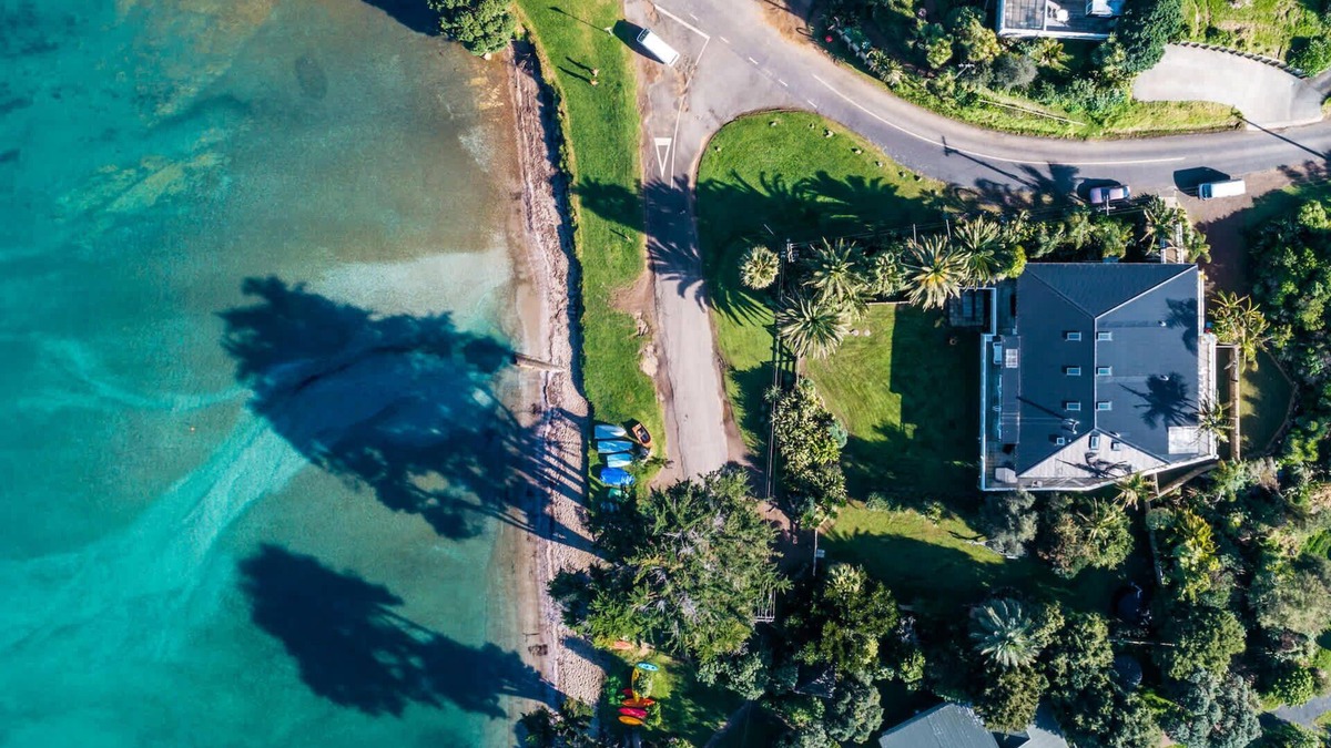 Surfdale Apartment | Lannan Beach House | Stay Waiheke