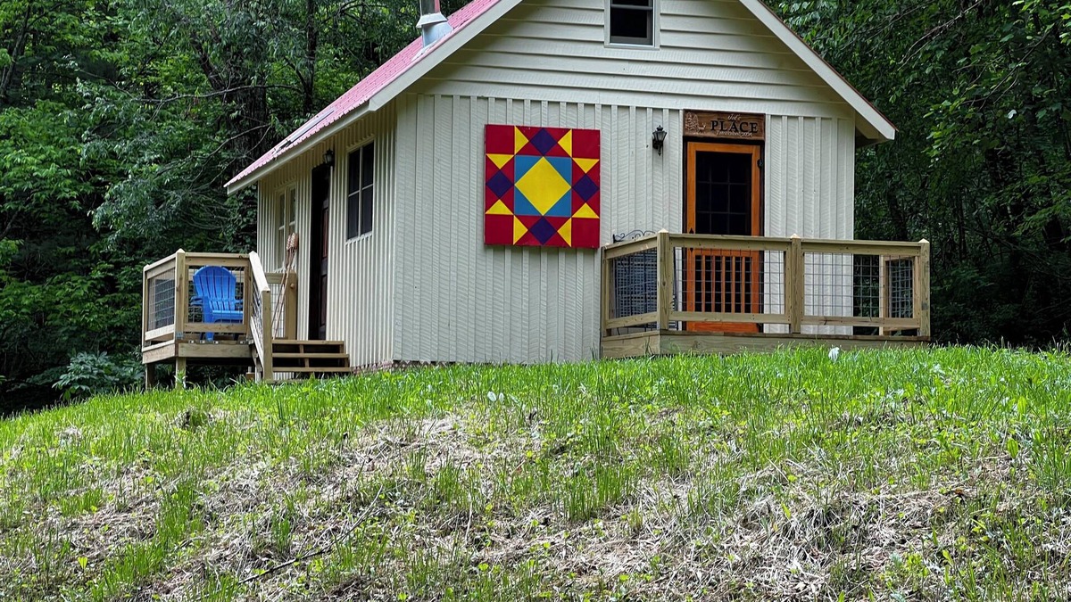 Lansing Cabin | Lansing, North Carolina Appalachian Solar Powered Cabin Paradise