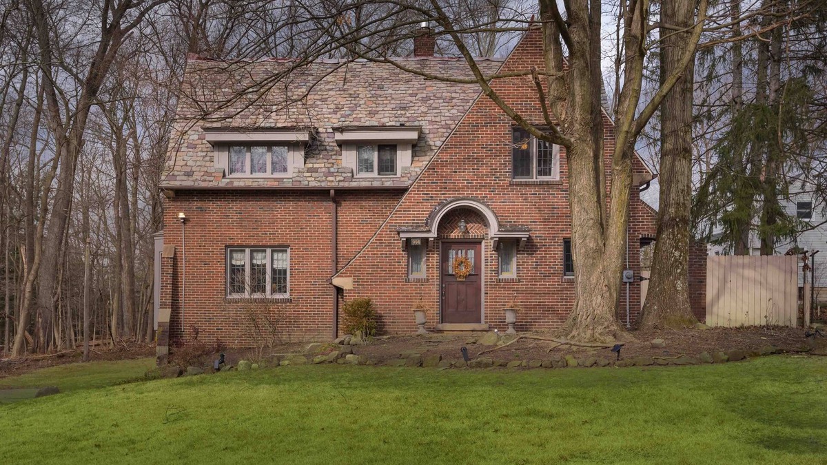 Youngstown House | Lantermans Mill & Falls Historic English Tudor 1934