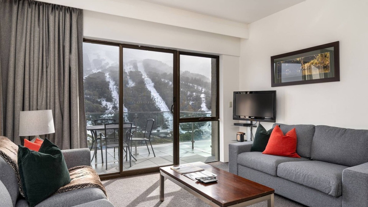 Thredbo Apartment | Lantern 23 - Balcony
