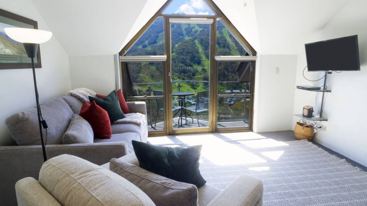 Thredbo Apartment | Lantern 30 - Balcony