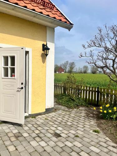 Lilla Beddinge Apartment | Lantlig lägenhet nära stranden