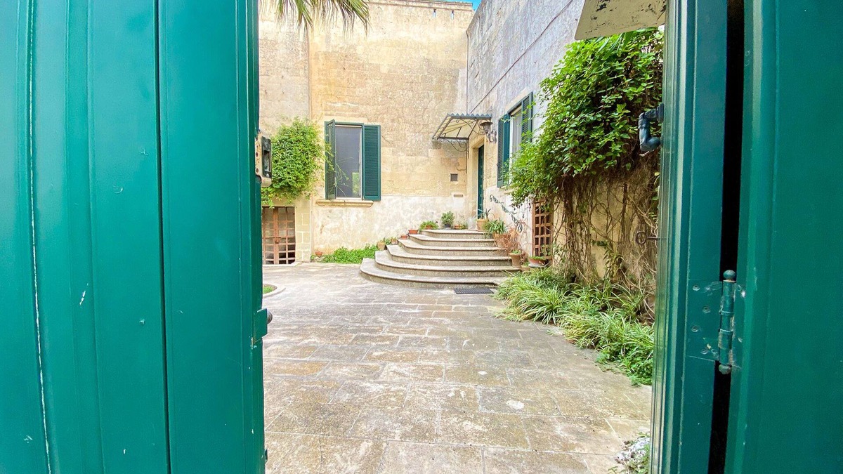 Uggiano la Chiesa Villa | Lanzilao Mansion