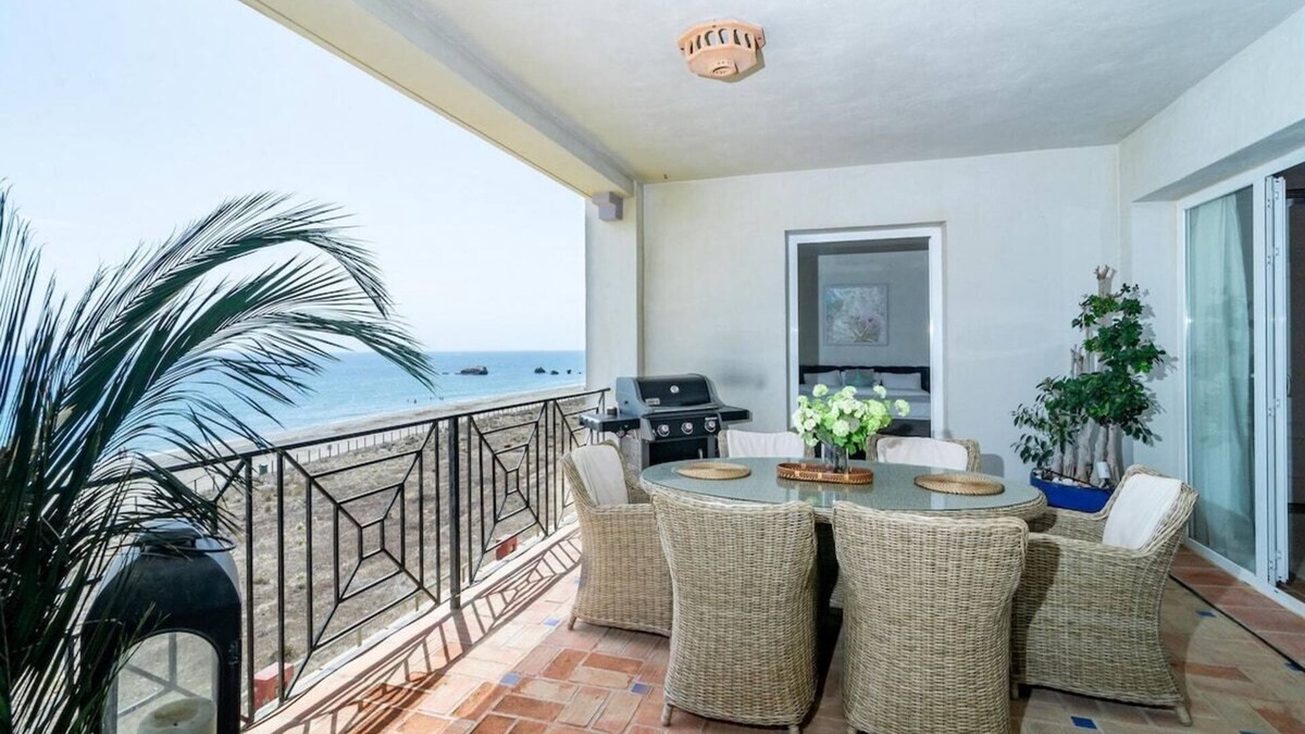 Bahia de Casares Apartment | LAP- 3 bed apartment on the beach. Families only