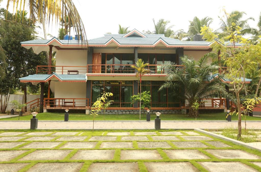 Poovar Hotel | Lara Lake View Resort