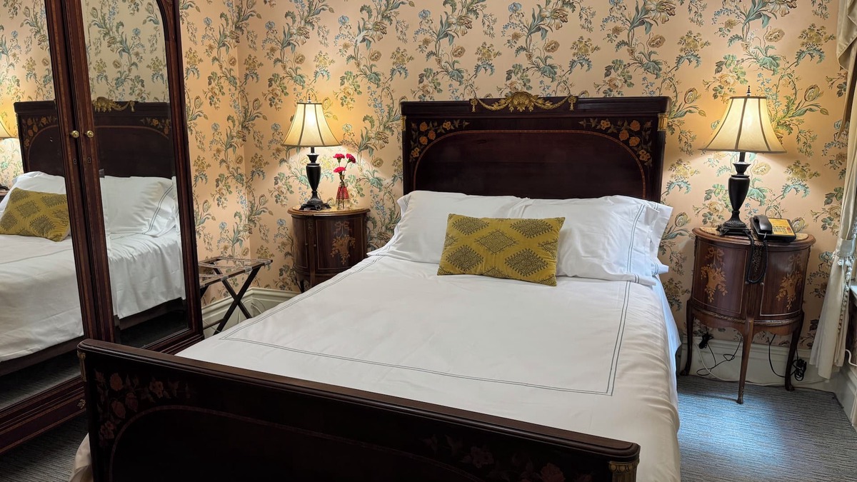 Nob Hill Hotel | Large 1 Bedroom 1 Bath located in a boutique hotel
