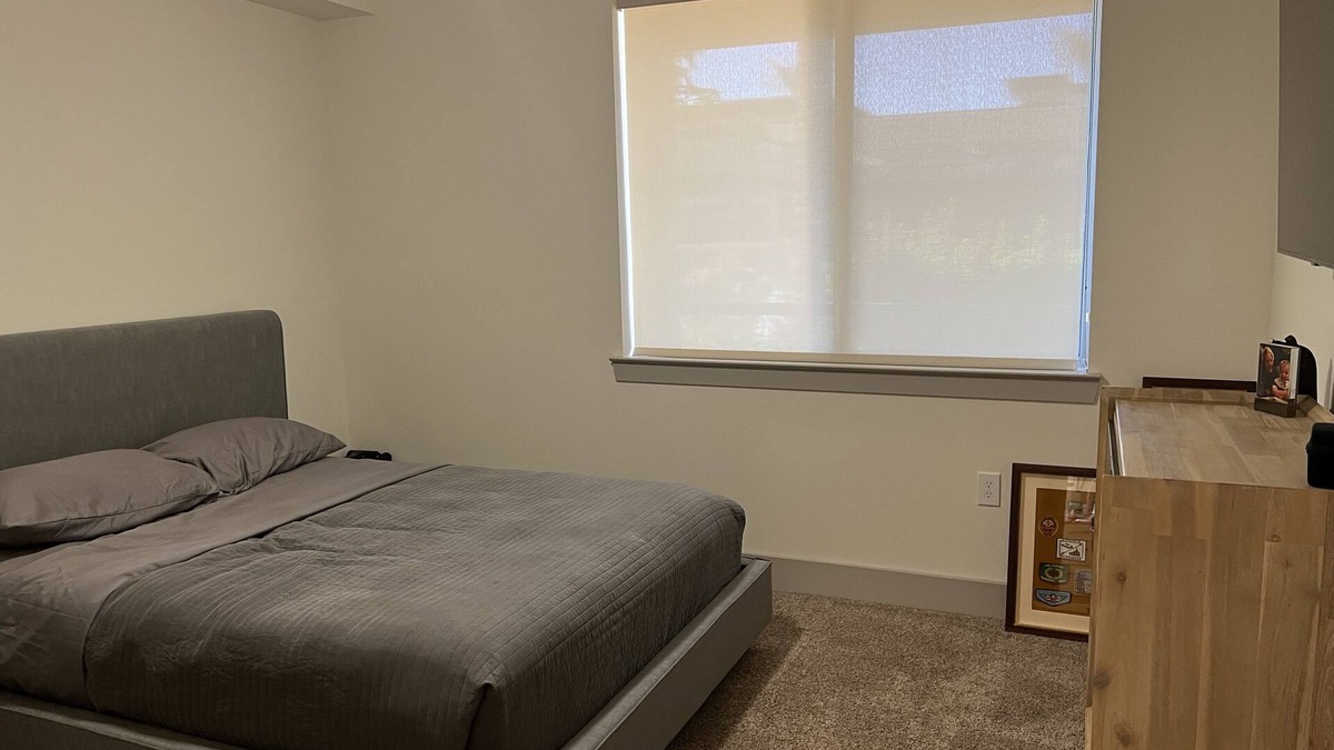 Desert View Village Apartment | Large 1 br over 800 sq ft. Ground level pool view workout and car spacennnn